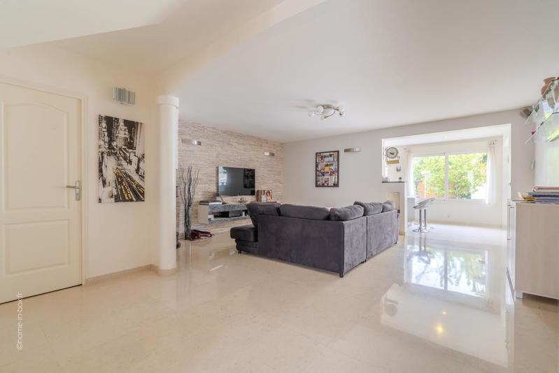 Maison - 185 m² - 7 pièces