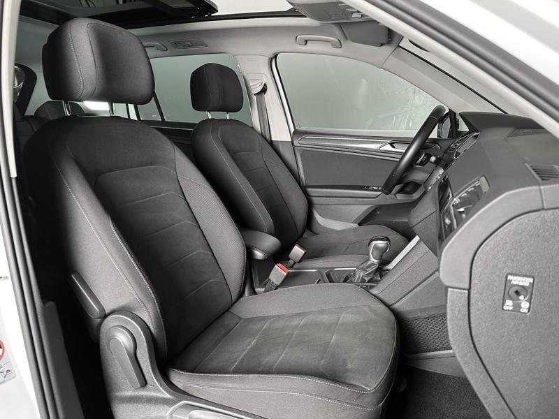Volkswagen Tiguan 2.0 Tdi 150ch Dsg Elegance Ja18 Digital Cockpit Matrix Led Camera Carplay Attelage