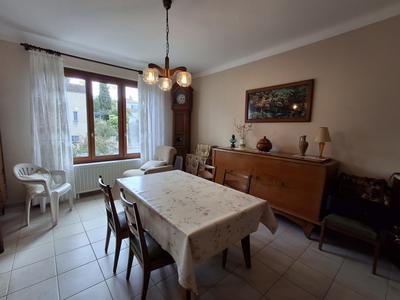 Maison traditionnelle - 150 m² - 6 pièces