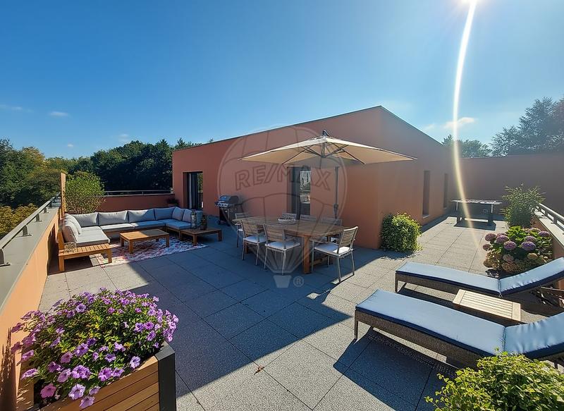 Appartement - 90 m² - 4 pièces