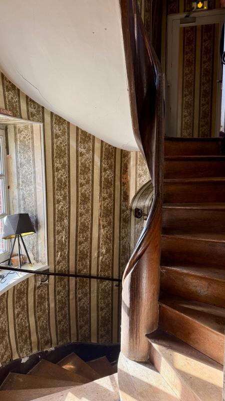 Demeure - 915 m² - 40 pièces