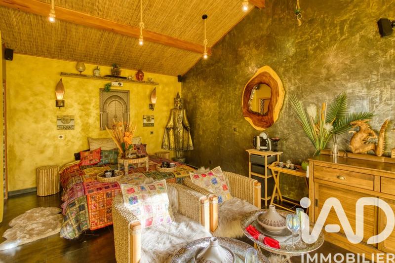 Maison - 240 m² - 8 pièces