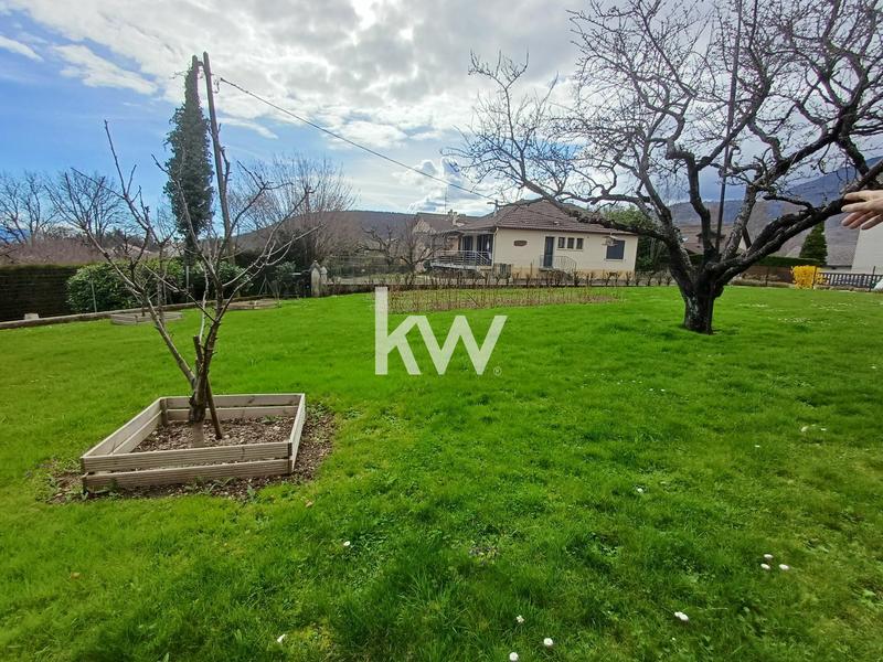 Maison - 339 m² - 15 pièces