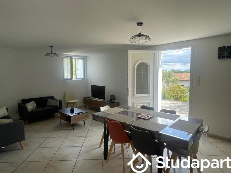 Chambre - 9 m² - 1 pièce