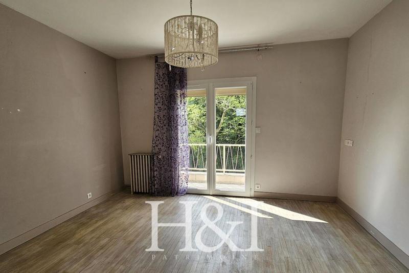 Propriété - 180 m² - 7 pièces