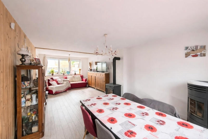 Maison - 101 m² - 5 pièces