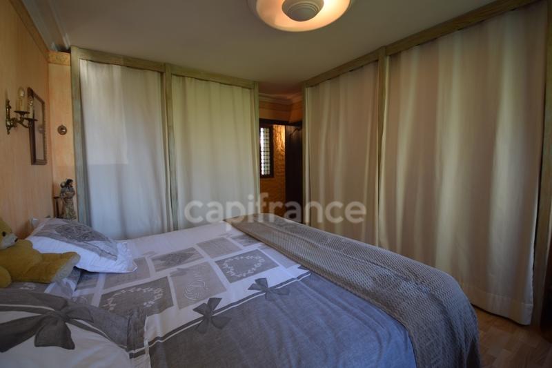 Maison - 217 m² - 6 pièces