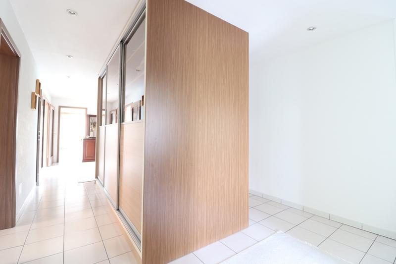 Atelier d'activités - 890 m² - 6 pièces