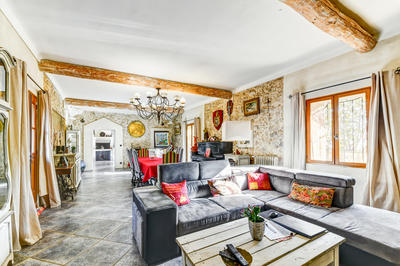 Propriété - 678 m² - 9 pièces