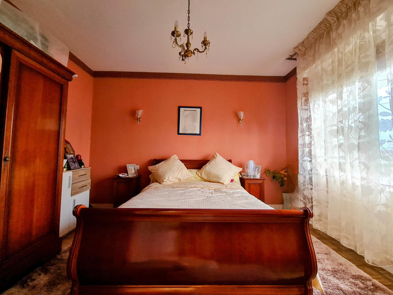 Maison - 187 m² - 9 pièces