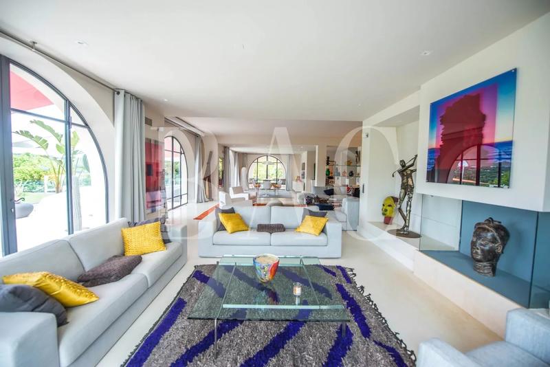 Propriété - 650 m² - 15 pièces