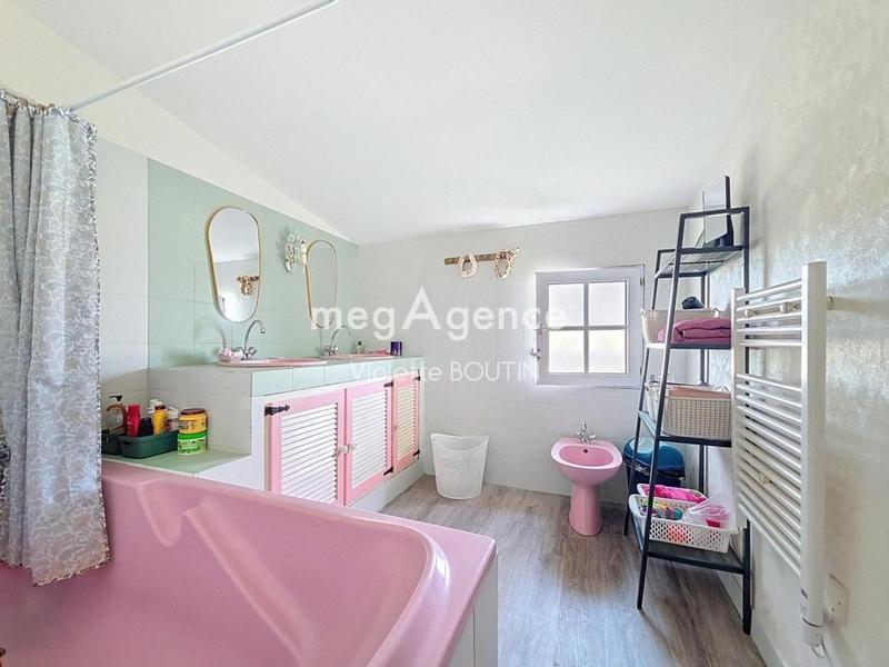 Maison - 182 m² - 8 pièces