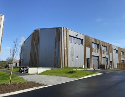 Local commercial - 1 323 m²