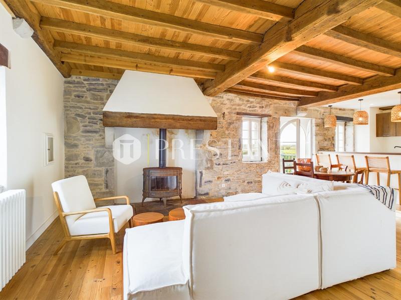 Maison - 410 m² - 10 pièces