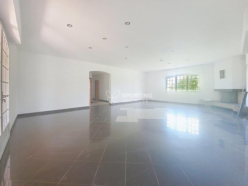 Maison - 178 m² - 5 pièces