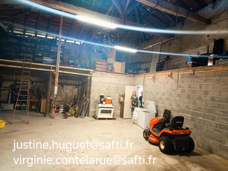 Maison - 255 m² - 3 pièces