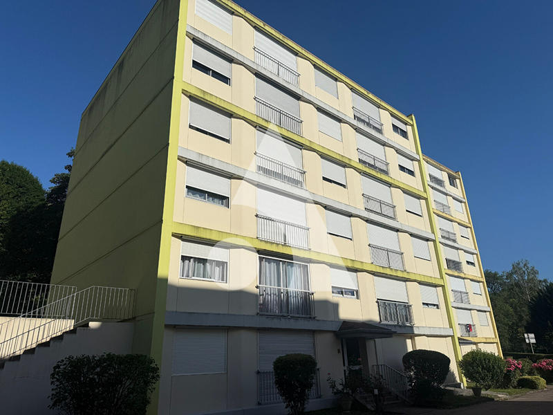 Appartement - 90 m² - 4 pièces