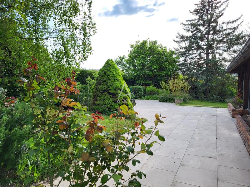 Maison - 218 m² - 8 pièces