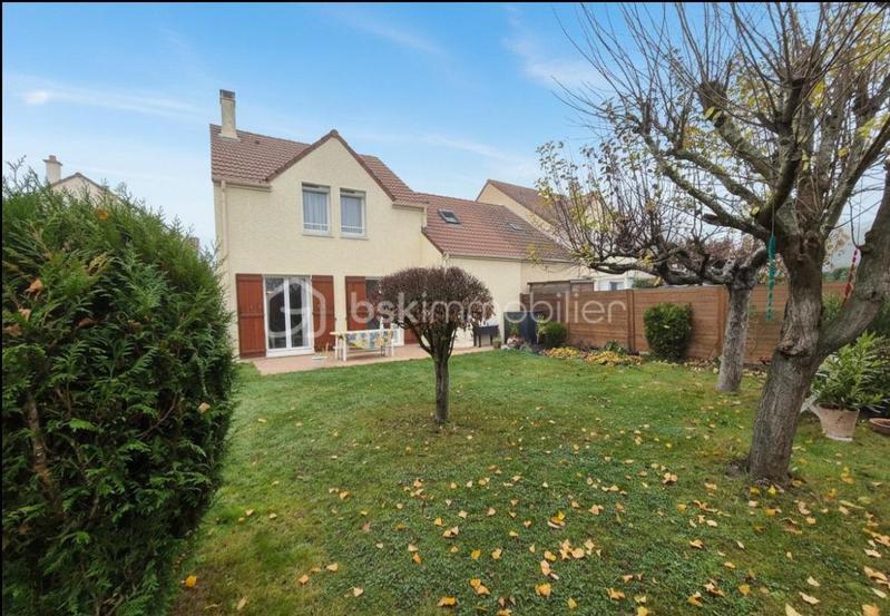 Maison - 94 m² - 5 pièces