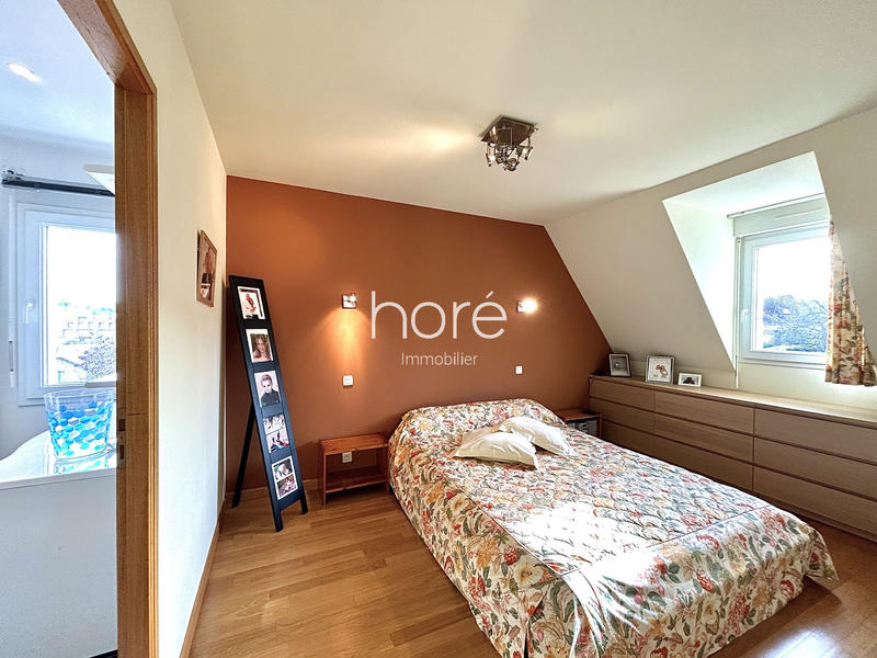 Maison - 236 m² - 6 pièces