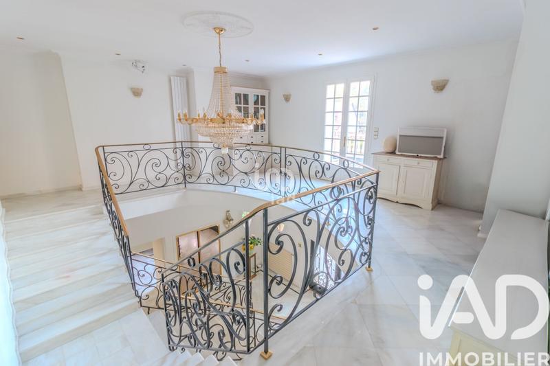 Maison de maîtres - 373 m² - 8 pièces