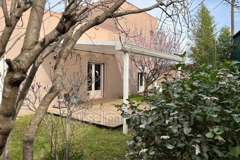 Maison - 300 m² - 9 pièces