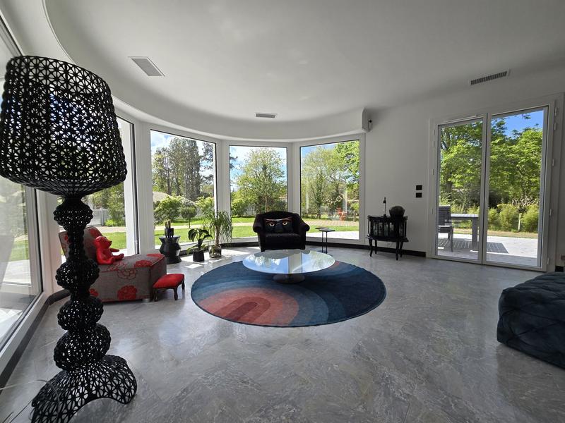 Maison - 202 m² - 6 pièces