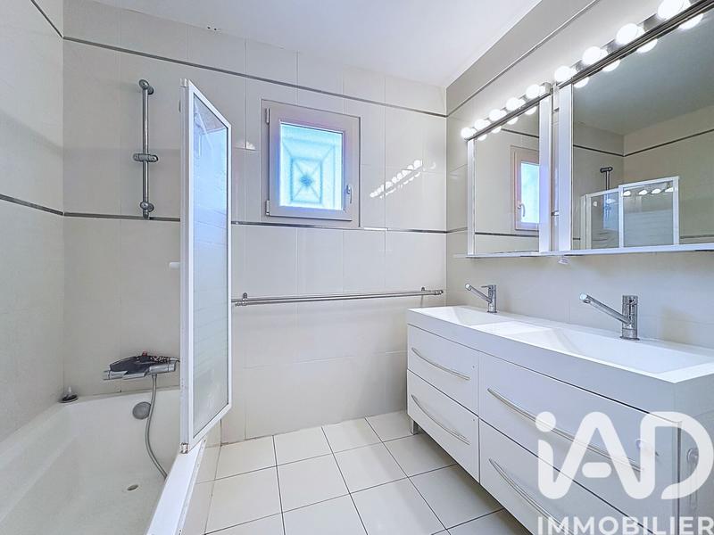 Maison - 142 m² - 5 pièces