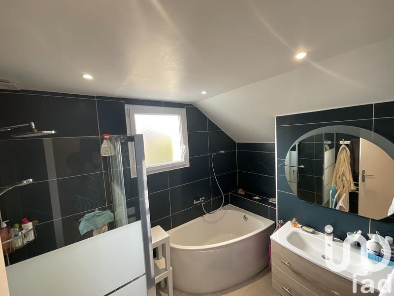 Maison - 137 m² - 8 pièces