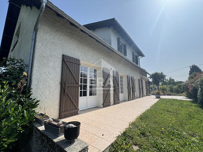 Maison - 198 m² - 8 pièces