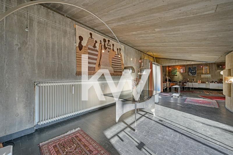 Maison - 250 m² - 9 pièces