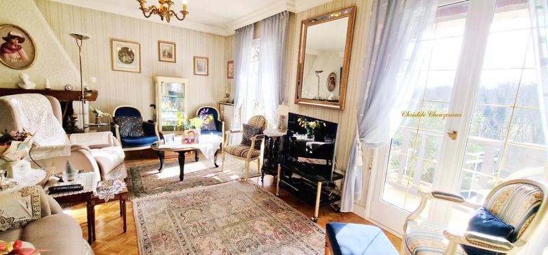 Maison - 226 m² - 10 pièces