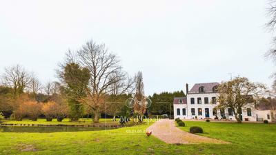 Propriété - 395 m² - 9 pièces