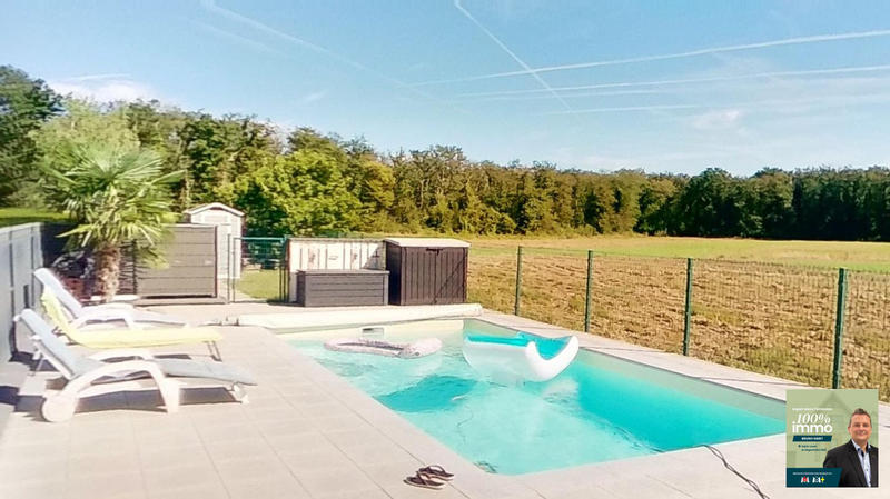 Maison - 260 m² - 6 pièces