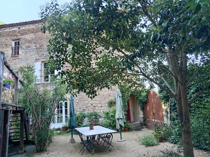 Maison - 300 m² - 9 pièces