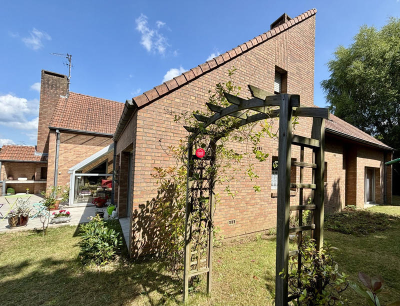 Maison - 237 m² - 12 pièces