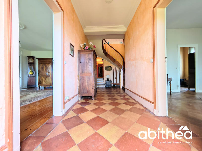 Maison - 380 m² - 12 pièces