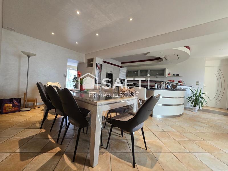 Maison - 190 m² - 7 pièces