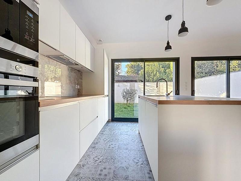 Maison - 95 m² - 5 pièces