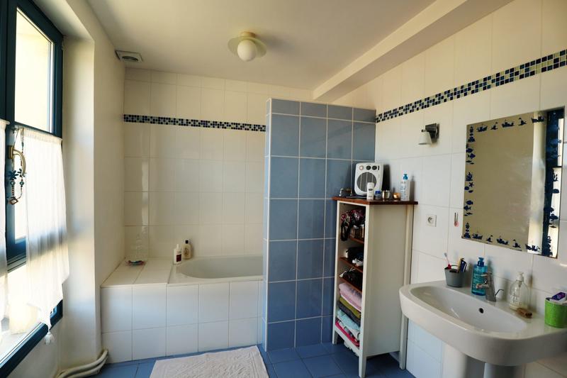 Maison - 400 m² - 16 pièces