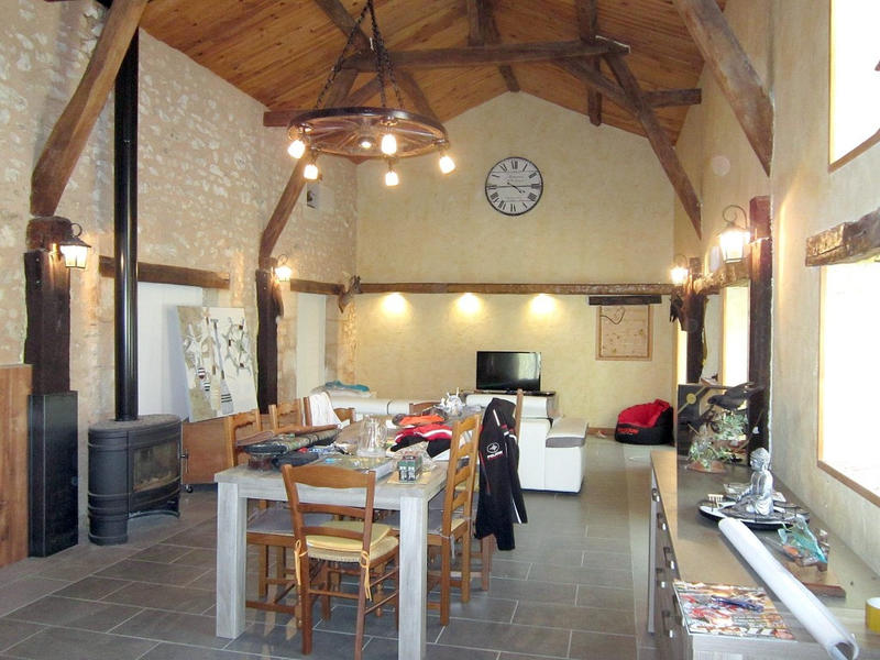 Maison - 330 m² - 12 pièces