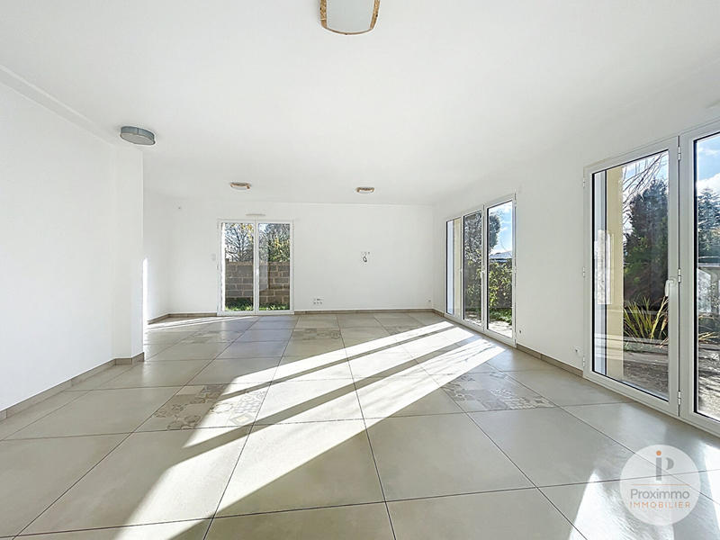 Maison - 200 m² - 7 pièces