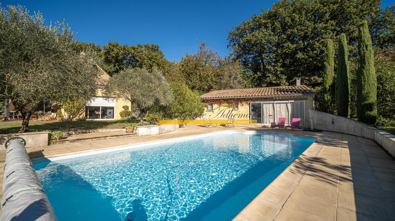 Maison - 177 m² - 5 pièces