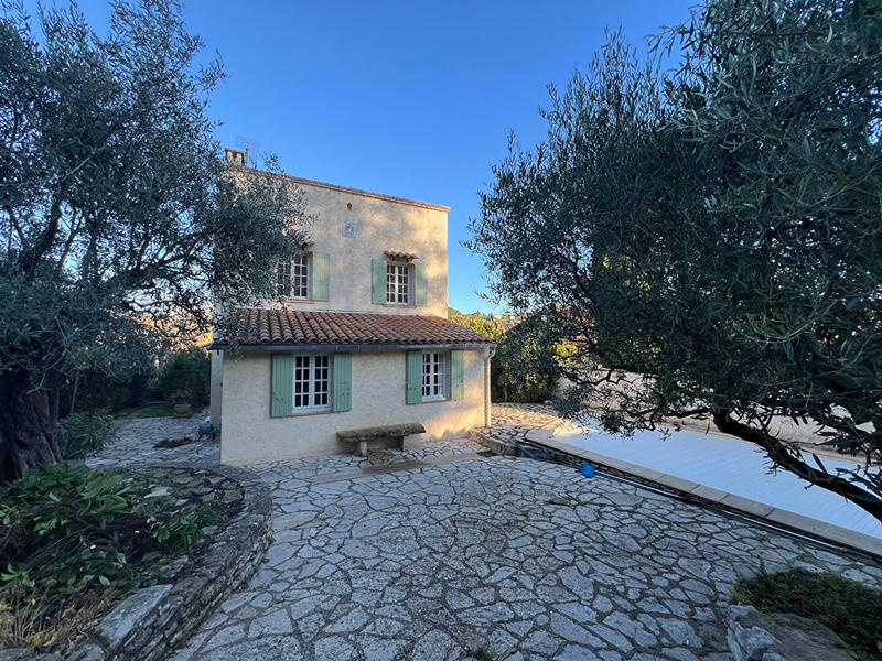 Maison - 136 m² - 4 pièces