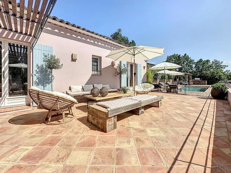 Maison - 280 m² - 10 pièces