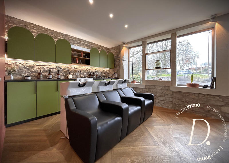 Local commercial - 120 m² - 4 pièces