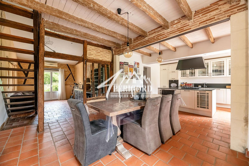 Maison ancienne - 173 m² - 8 pièces