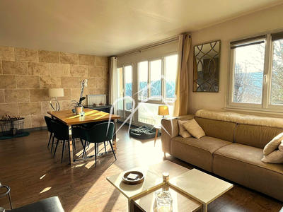 Appartement - 80 m² - 3 pièces