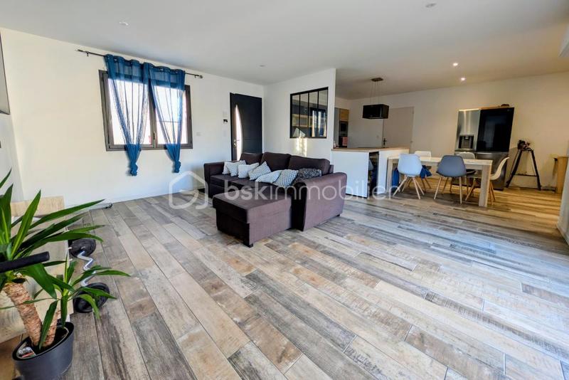 Maison traditionnelle - 138 m² - 6 pièces