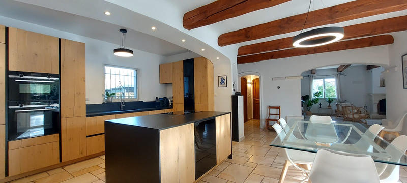 Villa - 240 m² - 7 pièces